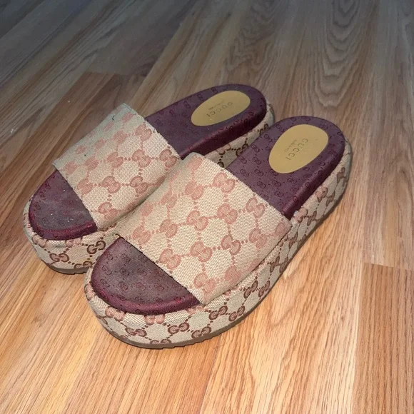 Gucci Beige & Burgundy GG Canvas Platform Slide Sandals - Picture 1 of 5